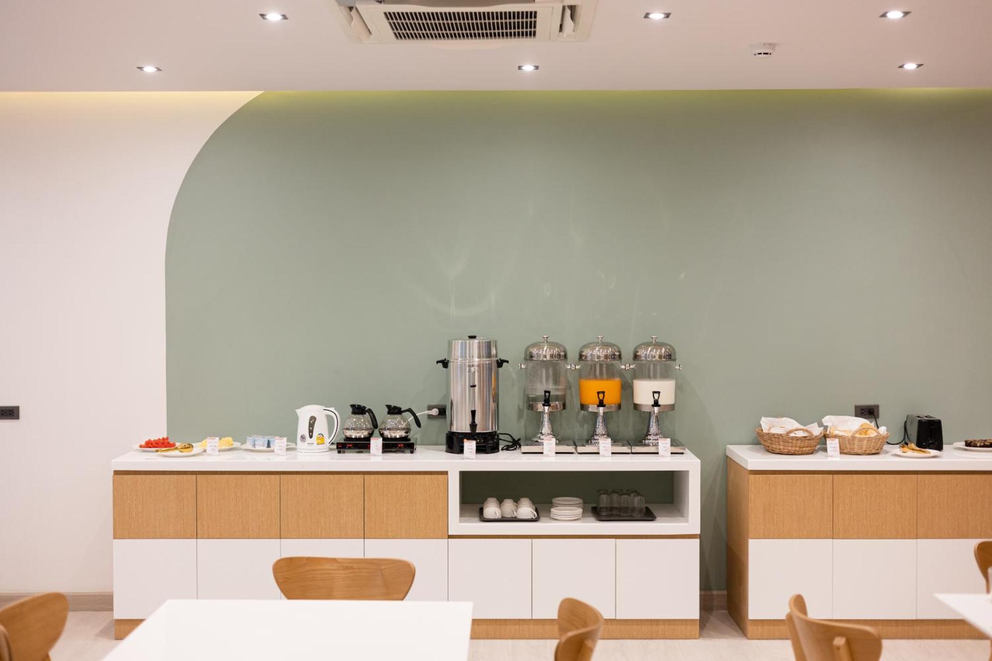 Pure Eleven Hotel Bangkok Makkasan 외부 사진